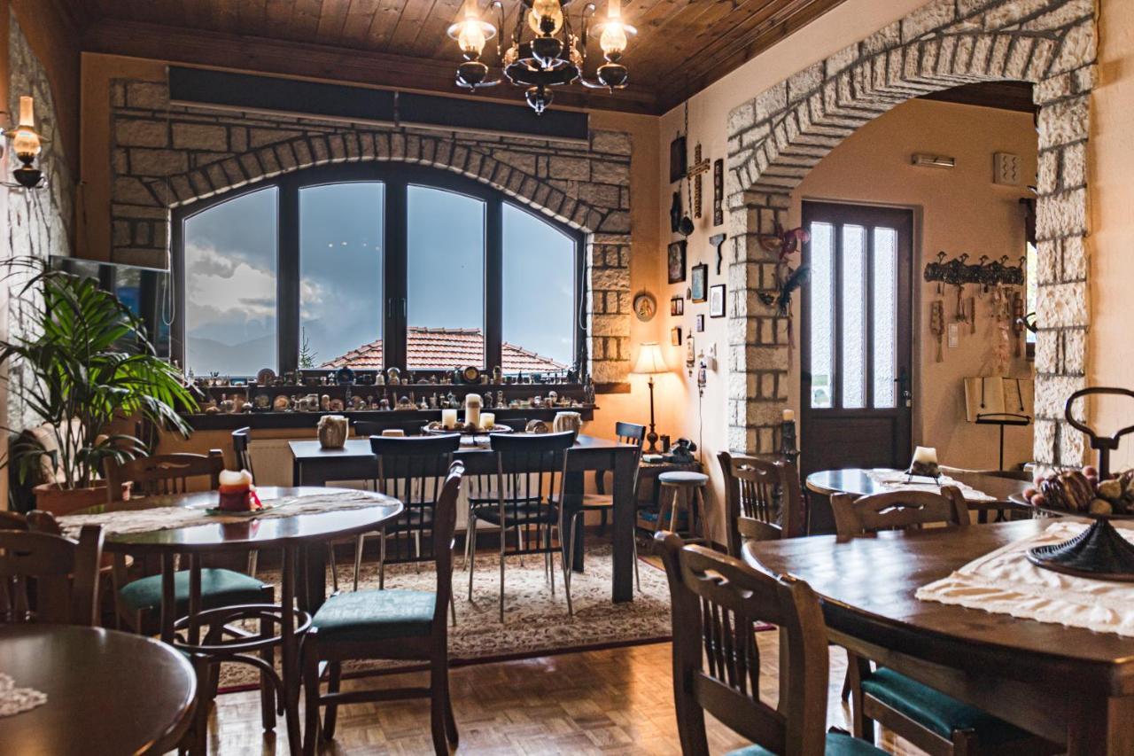 Semeli Guesthouse Karpenísion エクステリア 写真