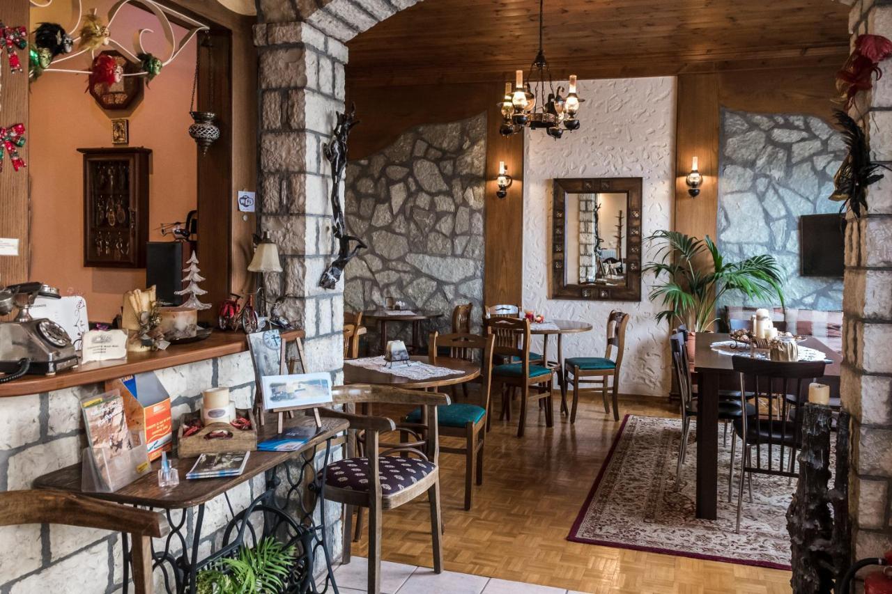 Semeli Guesthouse Karpenísion エクステリア 写真