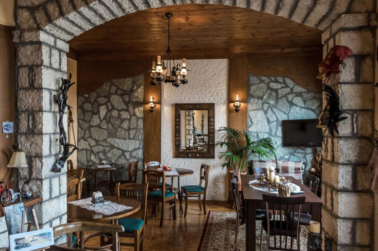 Semeli Guesthouse Karpenísion エクステリア 写真