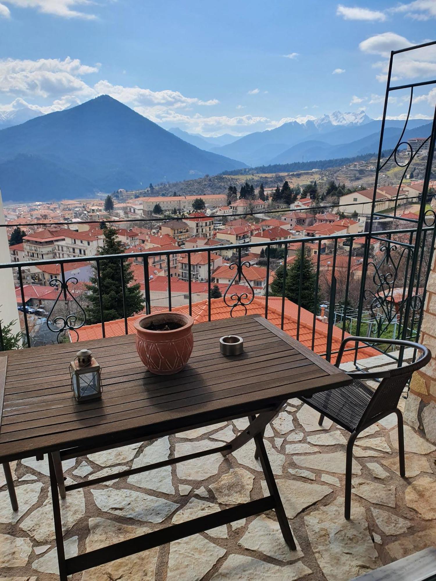 Semeli Guesthouse Karpenísion エクステリア 写真