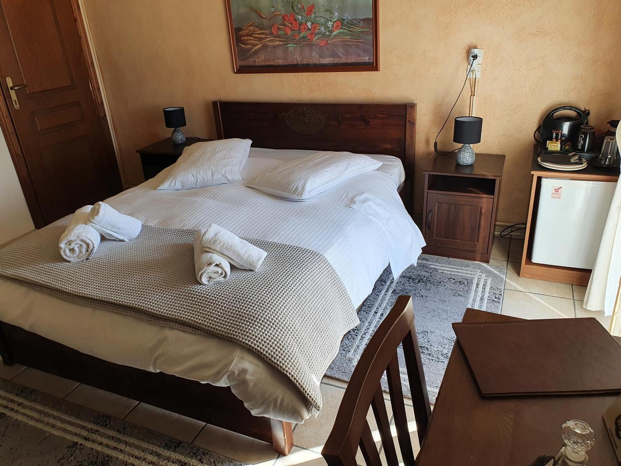 Semeli Guesthouse Karpenísion エクステリア 写真