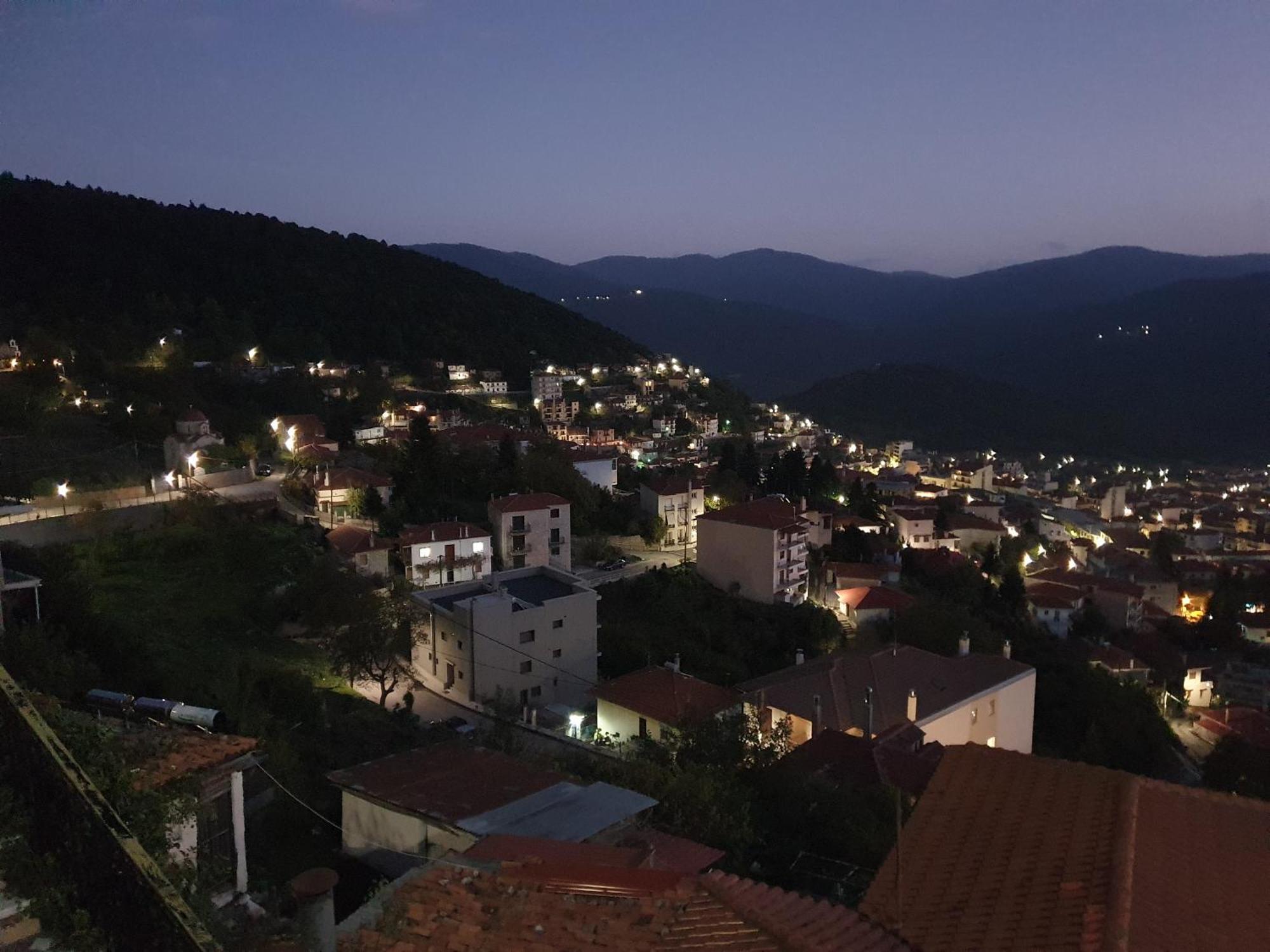 Semeli Guesthouse Karpenísion エクステリア 写真