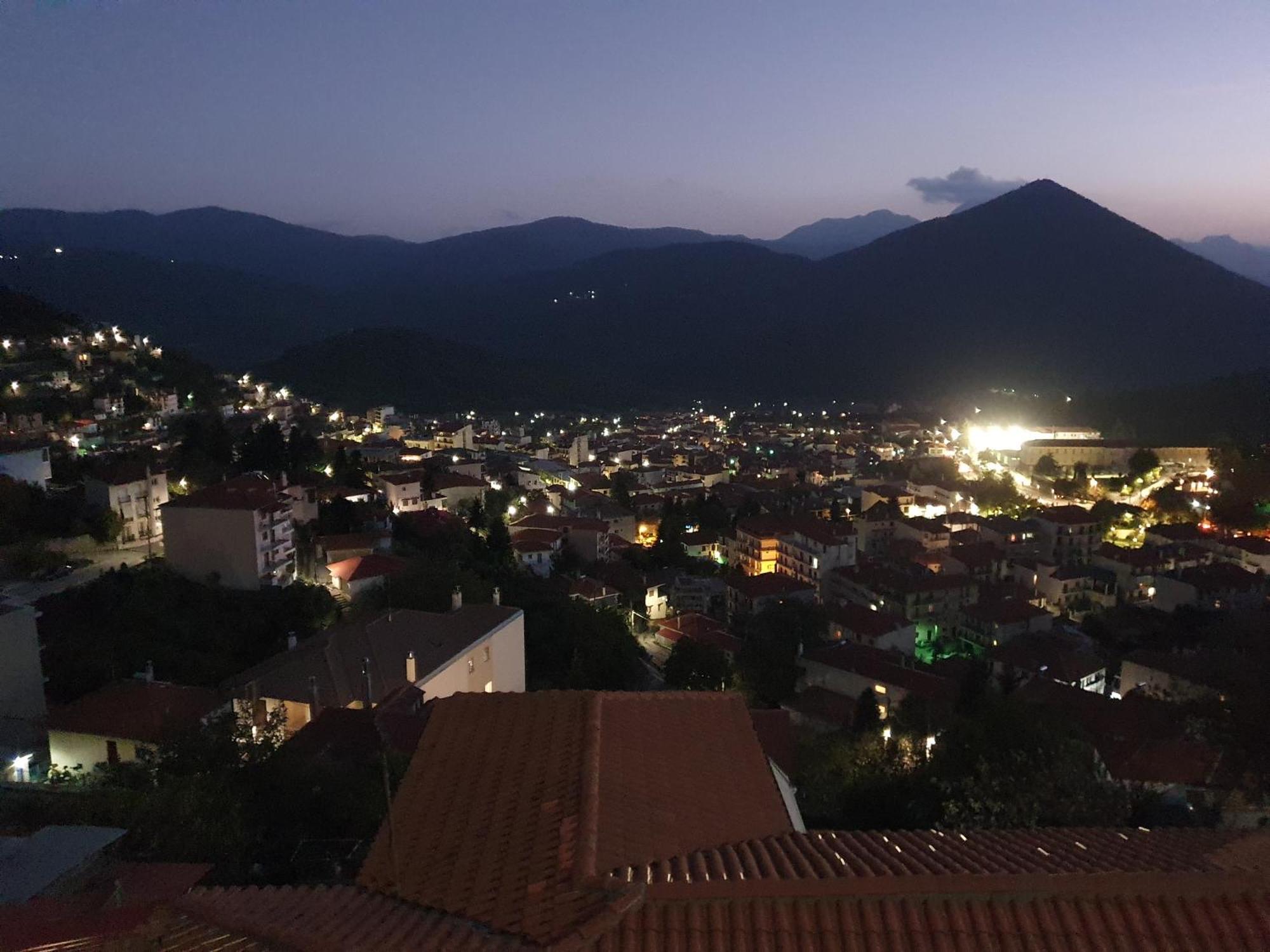 Semeli Guesthouse Karpenísion エクステリア 写真
