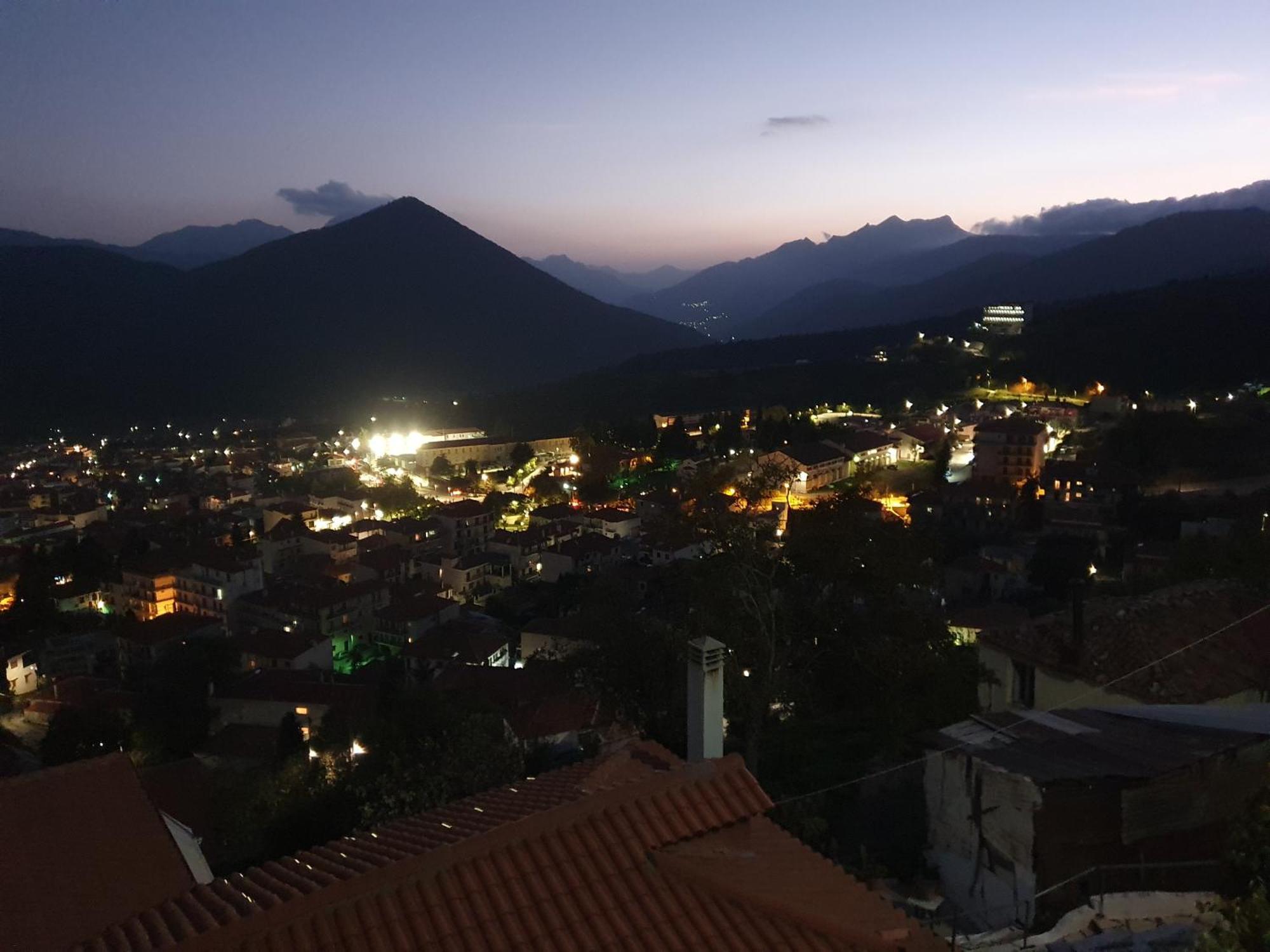 Semeli Guesthouse Karpenísion エクステリア 写真