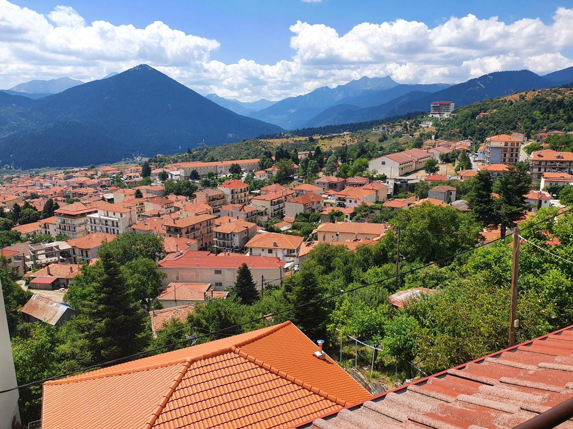Semeli Guesthouse Karpenísion エクステリア 写真