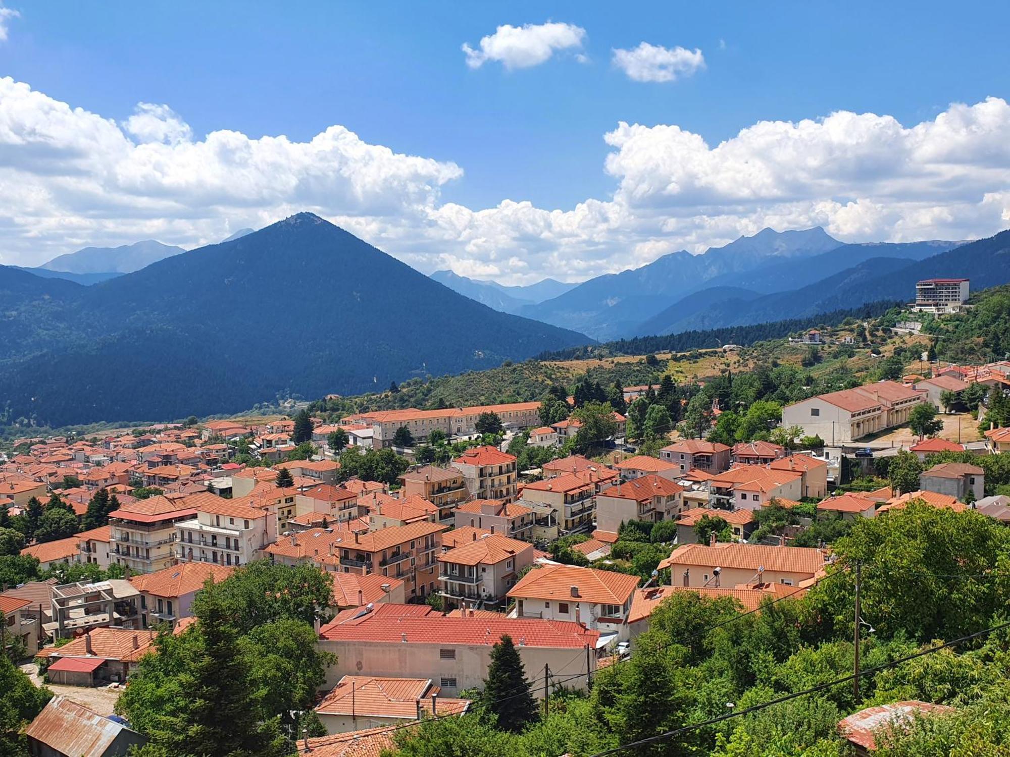 Semeli Guesthouse Karpenísion エクステリア 写真