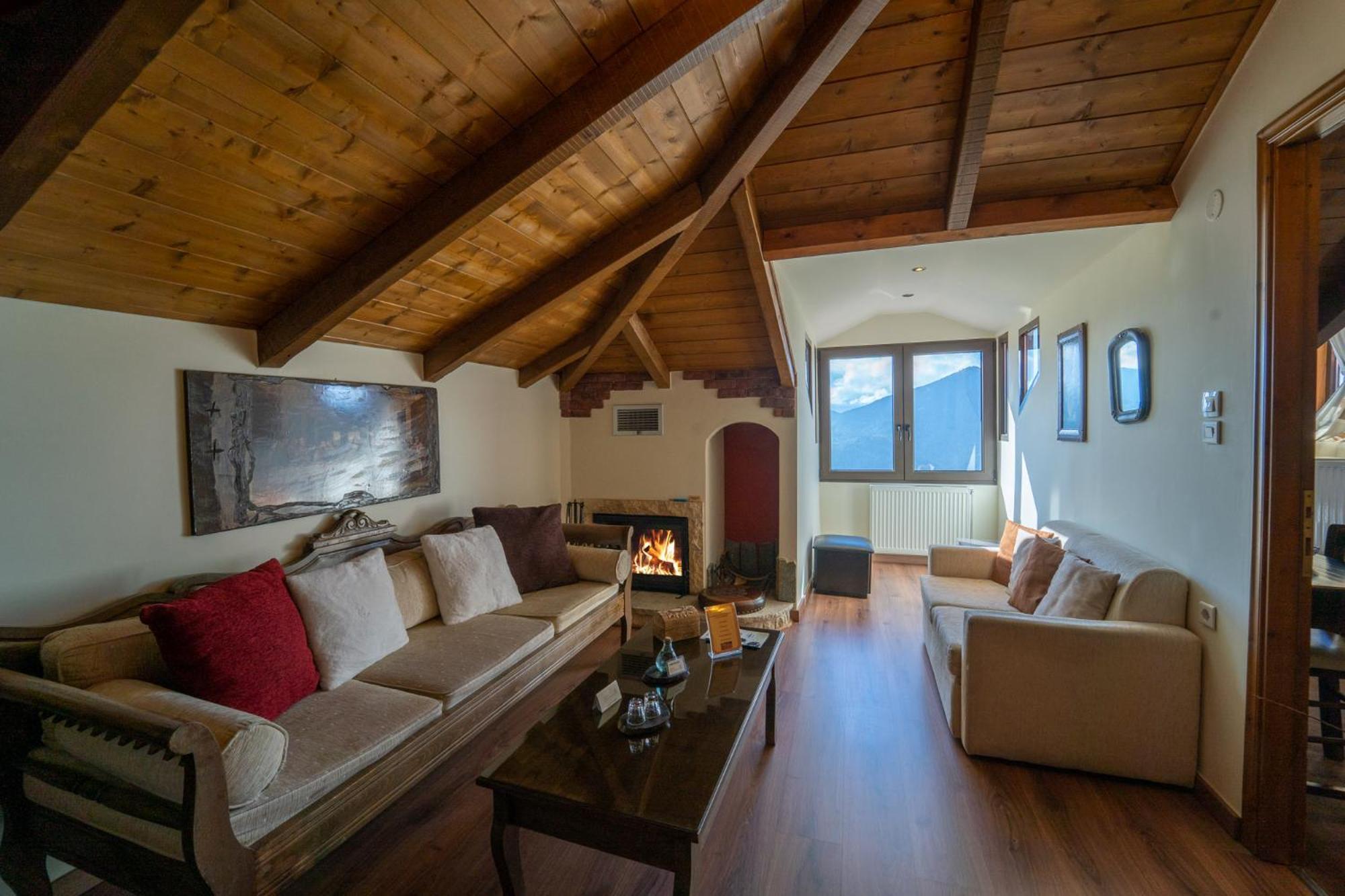 Semeli Guesthouse Karpenísion エクステリア 写真