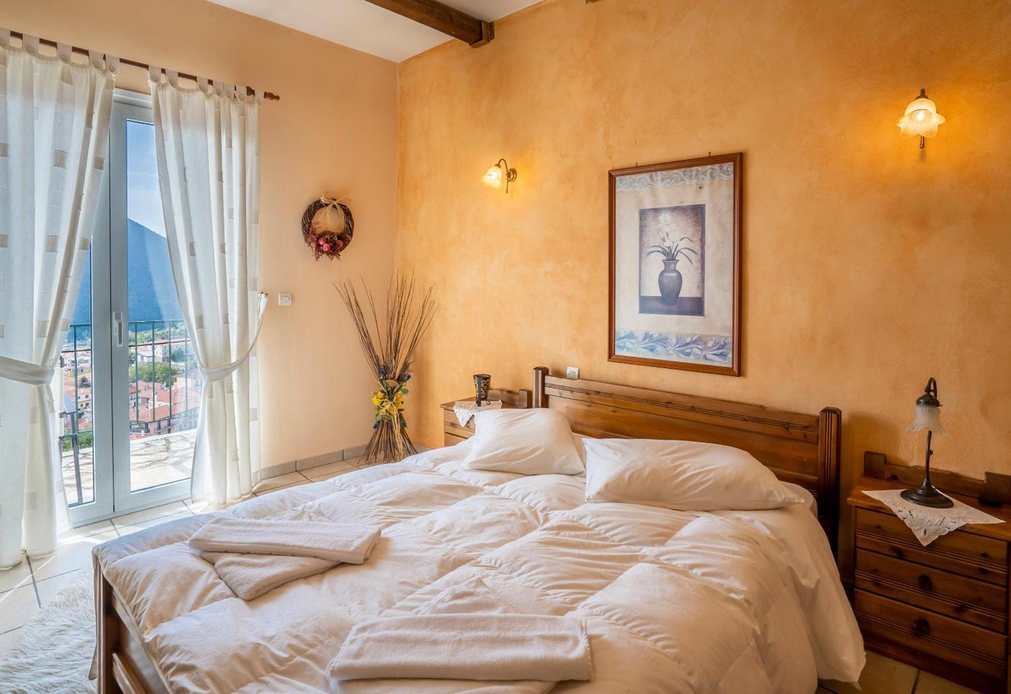 Semeli Guesthouse Karpenísion エクステリア 写真