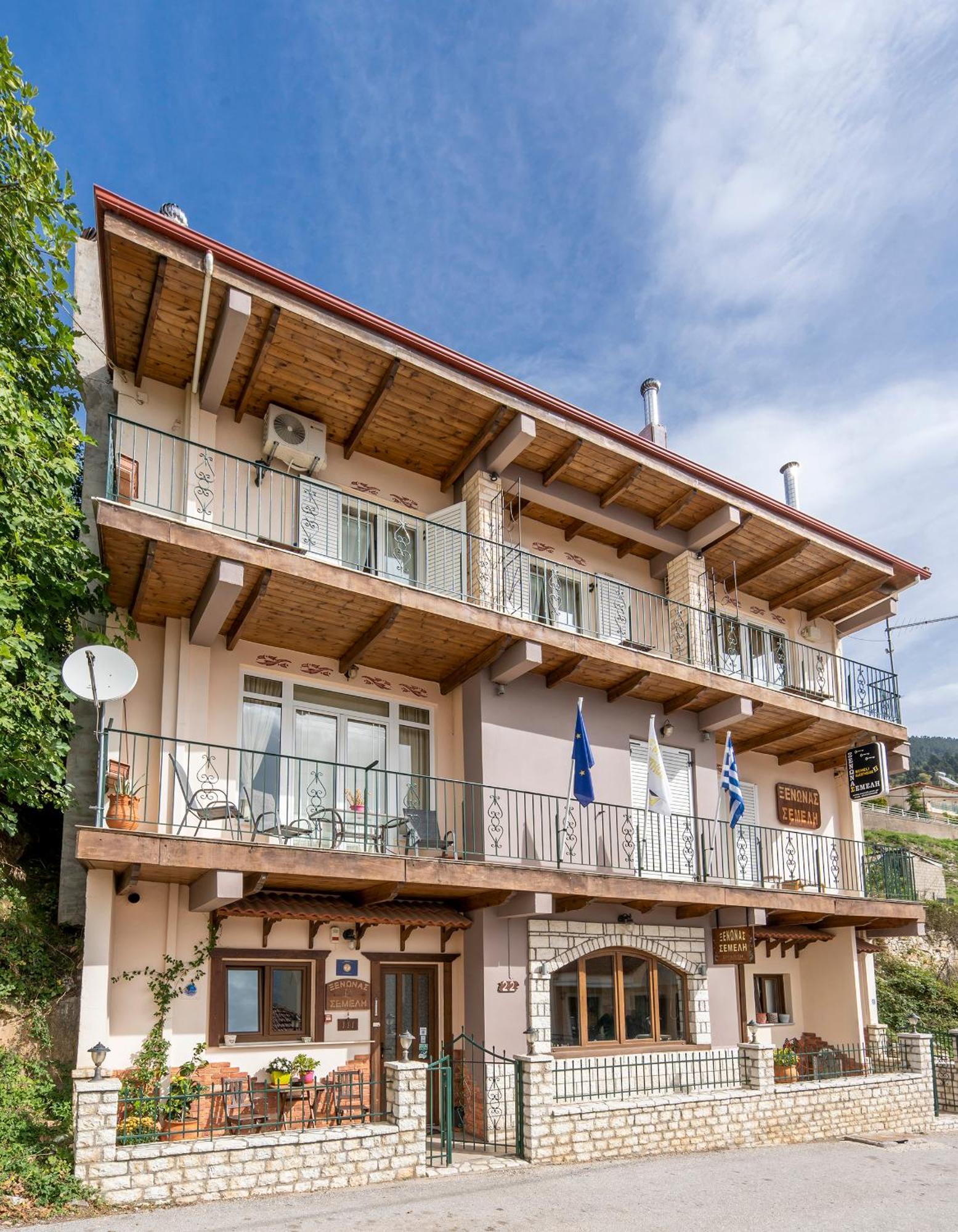 Semeli Guesthouse Karpenísion エクステリア 写真